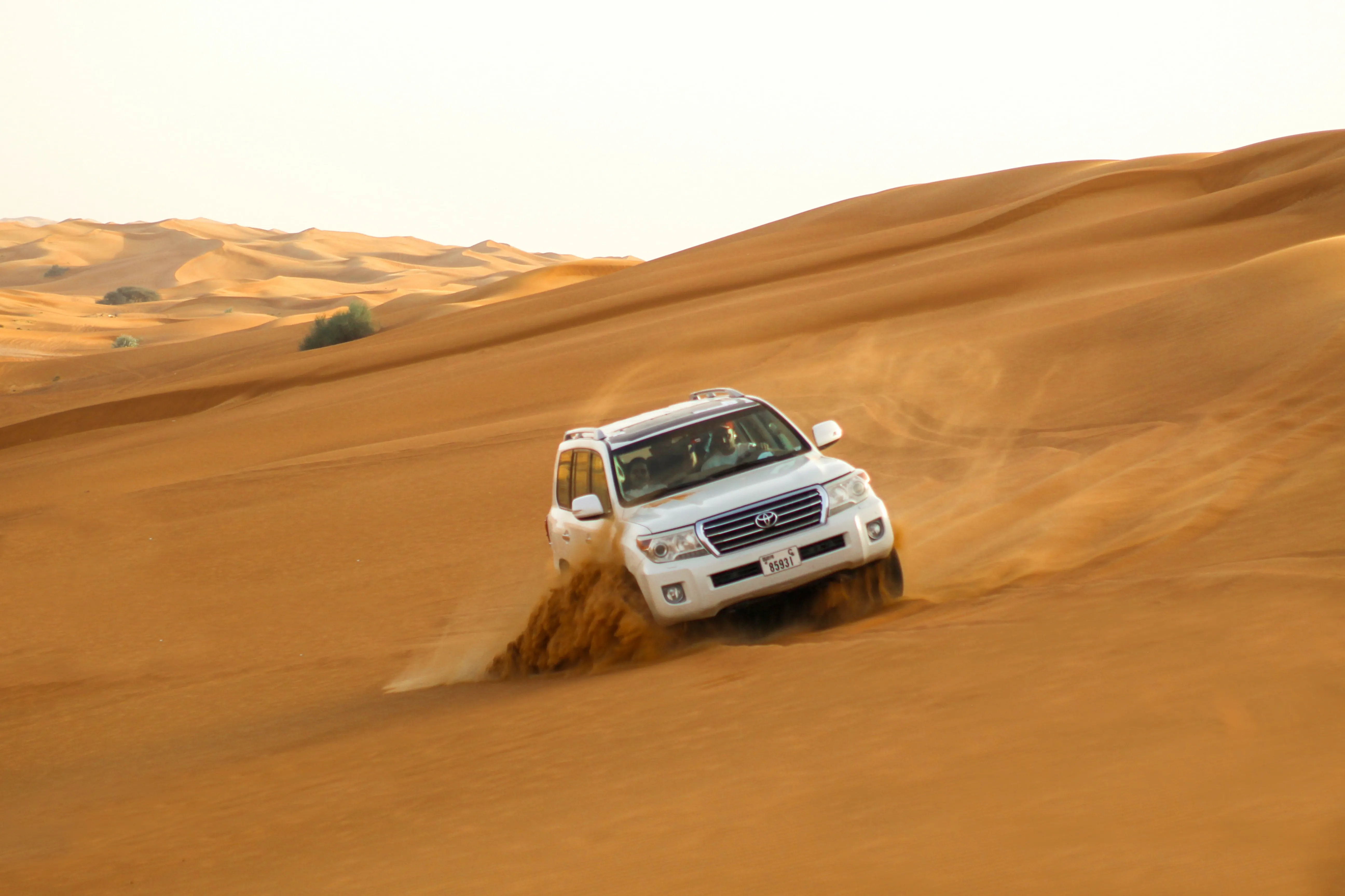 Safari i Dubai, bilkörning i öknen.